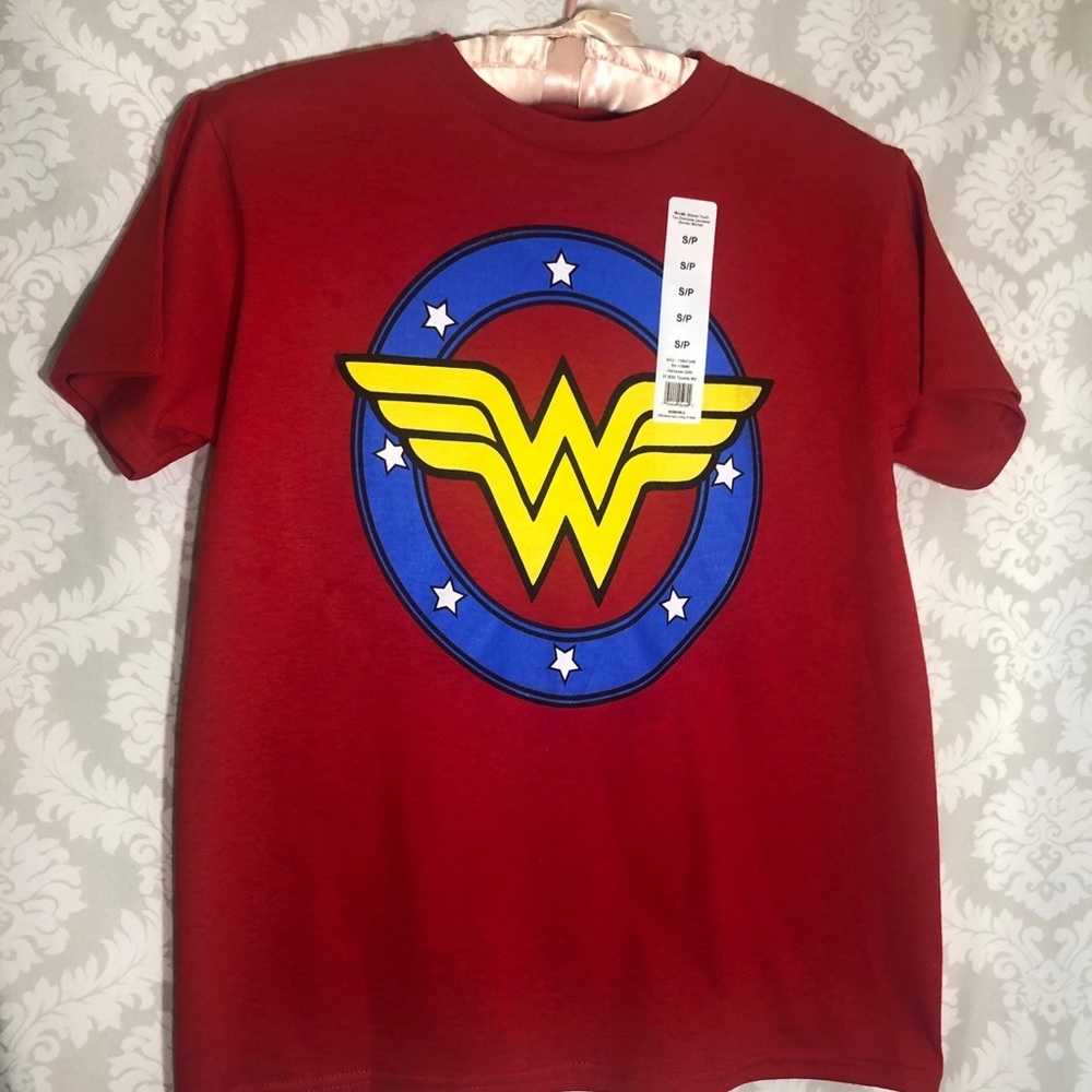 Wonder Woman™ Tee - Picture 5 of 9